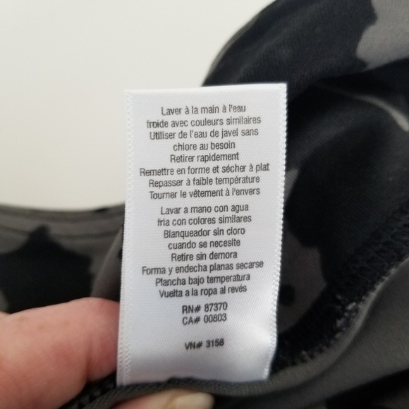 Alo Yoga High Waist Airbrush Tie Dye Capri Leggings Size S Black Gray - Picture 6 of 12